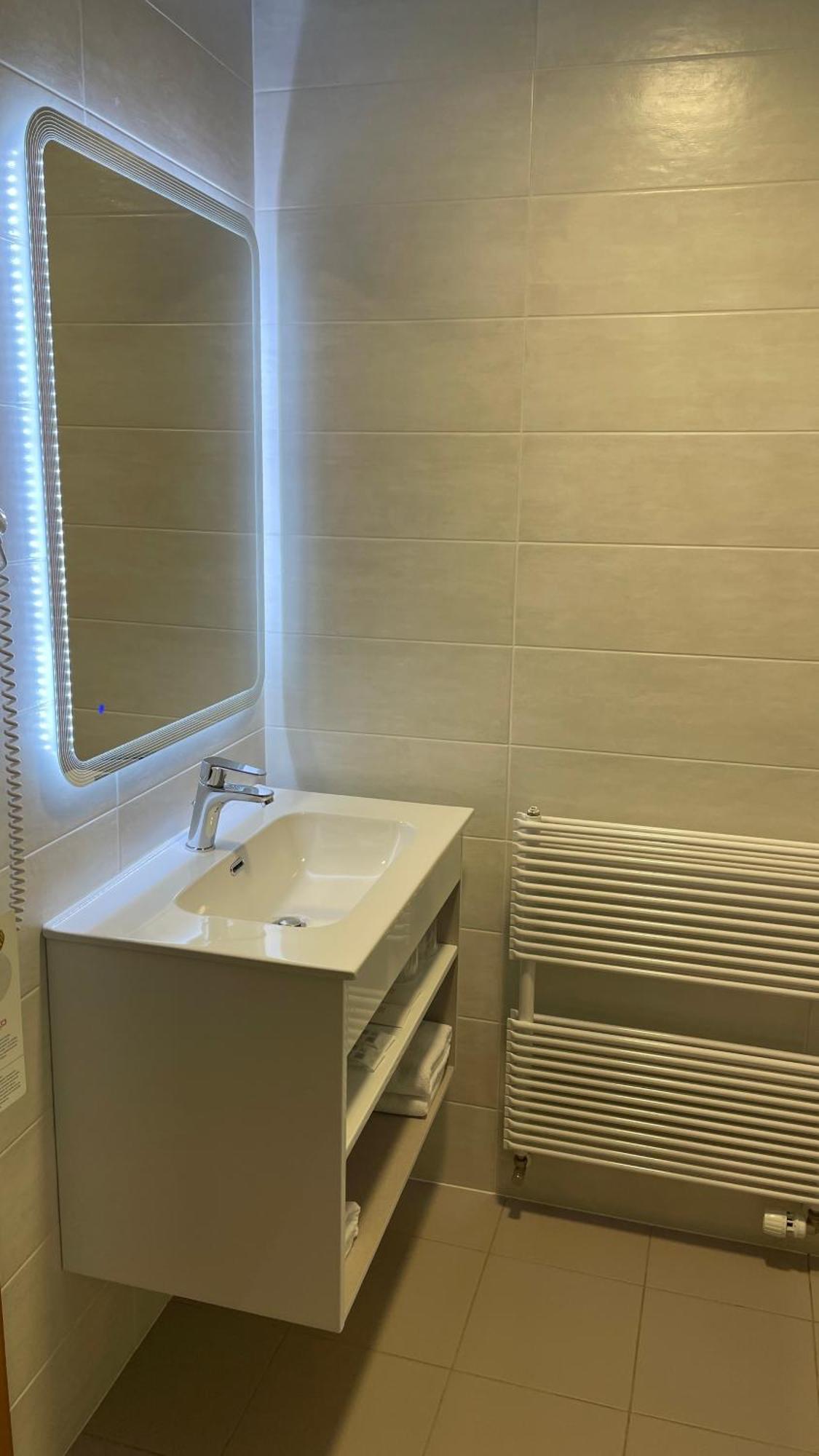 Hotel Venko Dobrovo Luaran gambar