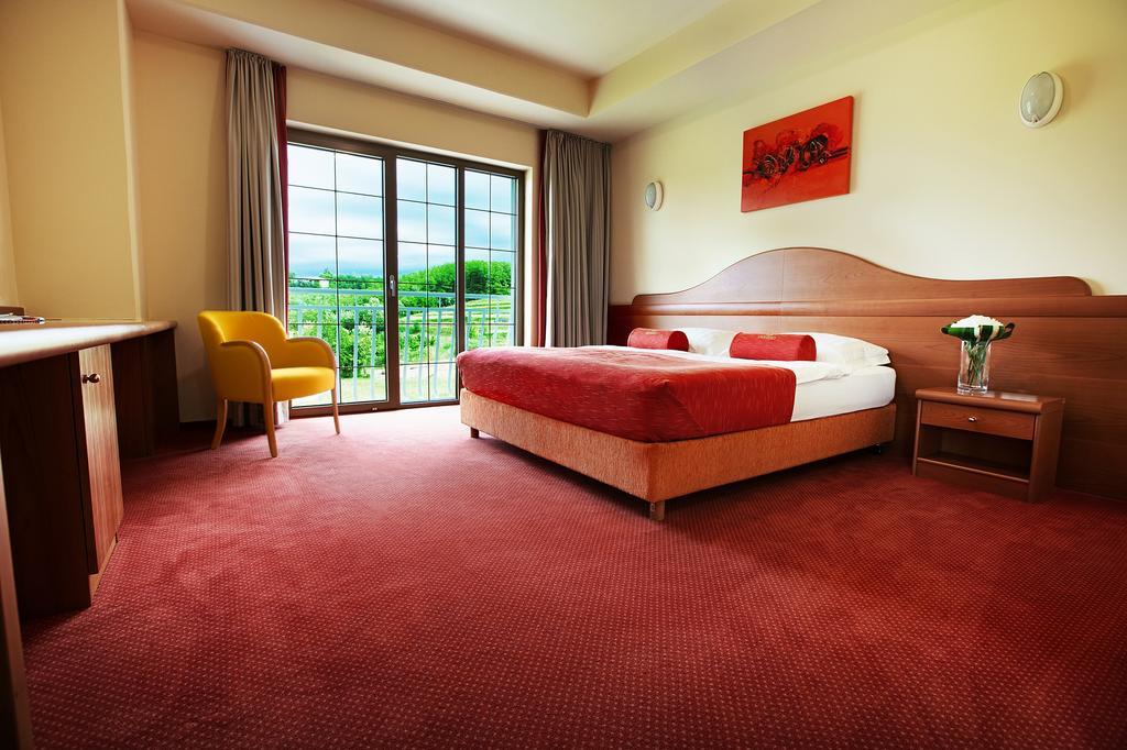 Hotel Venko Dobrovo Luaran gambar